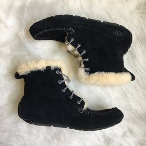 ugg chickaree bootie